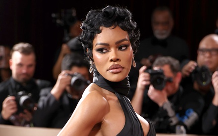 Χρυσές Σφαίρες 2026: Το κόκκινο χαλί (από τις ανδρικές καρφίτσες ως το... ξανα-naked)