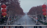 «Wuhan: The Long Night»: Ενα εγκλωβισμένο κινηματογραφικό συνεργείο αποτυπώνει την πόλη-φάντασμα