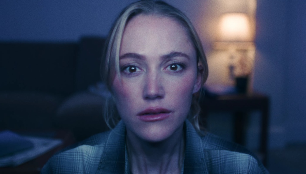 Η Μάικα Μονρό βυθίζεται στον εφιάλτη του «Resident Evil» με το «Evil Has Always Had A Name»