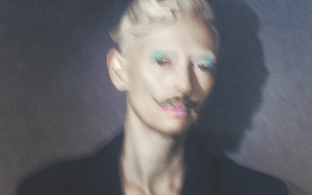 Overdose από Τίλντα Σουίντον στη Στέγη