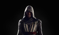 Ο Μάικλ Φασμπέντερ σε θέση μάχης για το «Assassin's Creed»