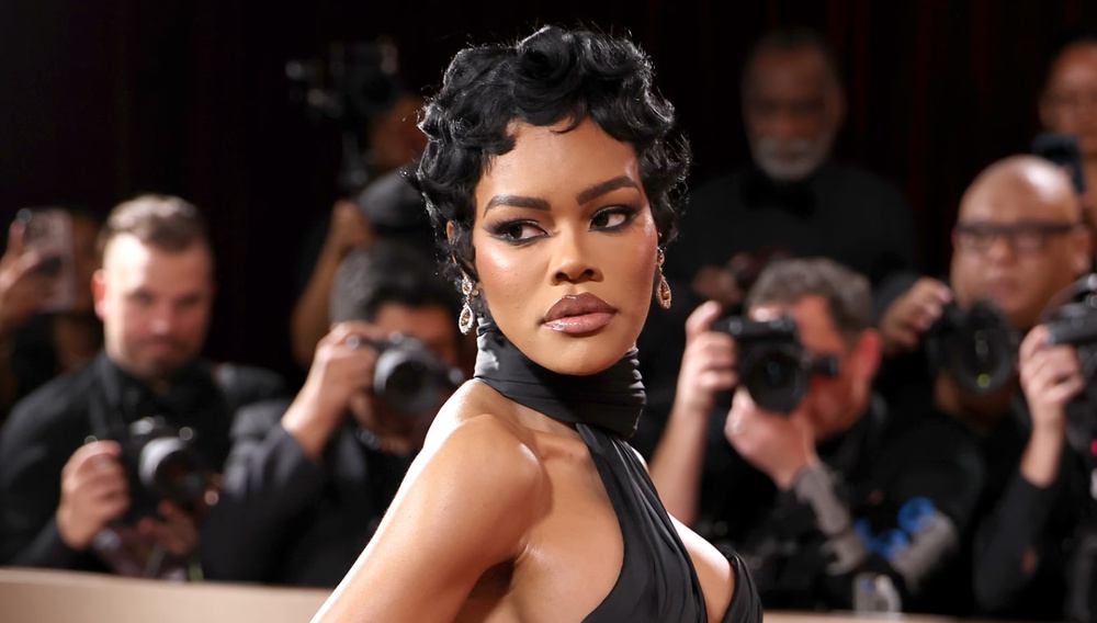 Χρυσές Σφαίρες 2026: Το κόκκινο χαλί (από τις ανδρικές καρφίτσες ως το... ξανα-naked)