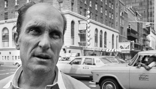 Ο Ρόμπερτ Ντιβάλ έφυγε. Ο Μπου Ράντλεϊ, ο Αντισυνταγματάρχης Κίλγκορ, ο κονσιλιέρι Τομ Χέιγκεν θα μείνουν για πάντα