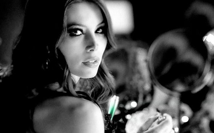 Ο Ντάρεν Αρονόφκσι σκηνοθετεί διαφήμιση για τη Revlon