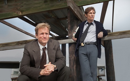 «True Detective»: 5 νέα teasers υπόσχονται ανατριχίλες