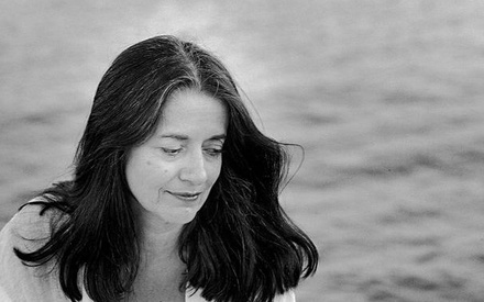 Η Ελένη Καραΐνδρου γράφει τη μουσική για το «The Last Planet» του Τέρενς Μάλικ