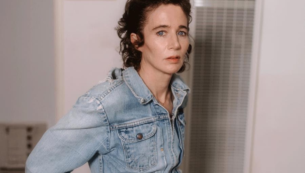 Η Μιράντα Τζουλάι στη Στέγη