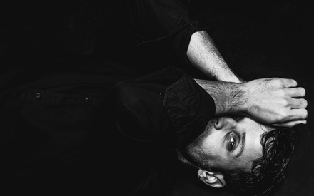 Γιώργος Μπένος: «Οχι δεν παίζω τον Νίκο Ευαγγελάτο - μυθοπλασία κάναμε, όχι ντοκιμαντέρ»