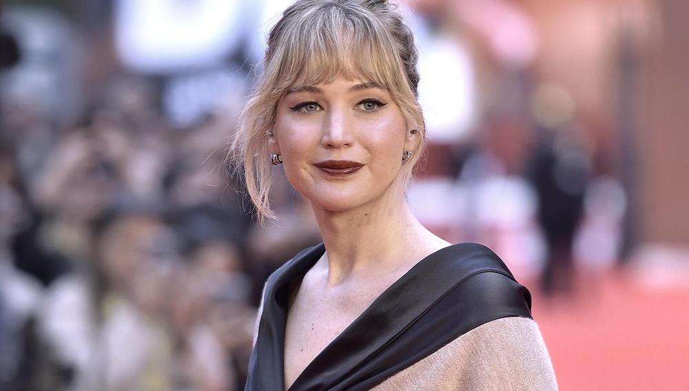 Τζένιφερ Λόρενς: «Είναι τρομακτική η αγωνία για το πρώτο feedback του κοινού»