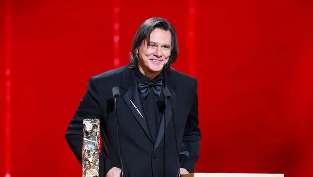 Βραβεία Σεζάρ 2026: Η απίθανη θεωρία συνωμοσίας για τον Τζιμ Κάρεϊ μόλις καταρρίφθηκε