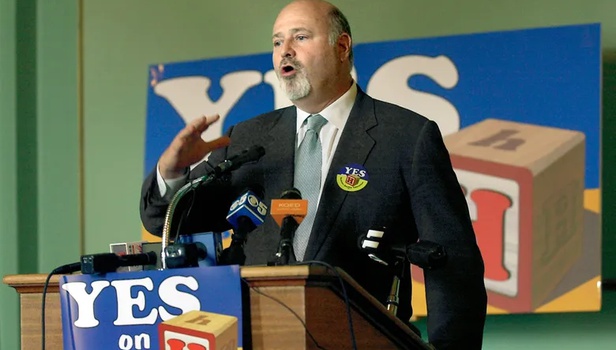 Ο Τραμπ εκμεταλλεύεται τη δολοφονία του Ρομπ Ράινερ για χυδαίες πολιτικές επιθέσεις