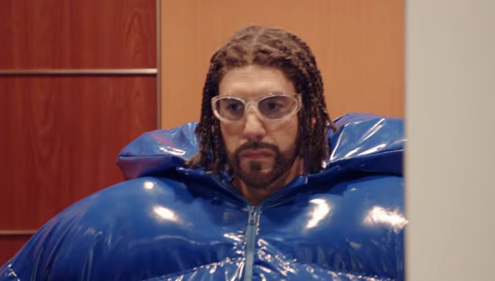 Η επιστροφή του Ali G προκαλεί αντιδράσεις και φέρνει ξανά τη λογοκρισία στο προσκήνιο