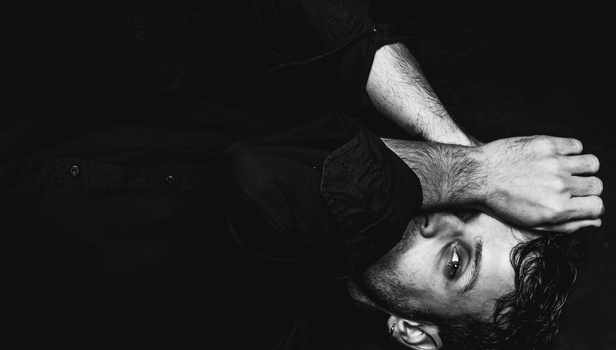 Γιώργος Μπένος: «Οχι δεν παίζω τον Νίκο Ευαγγελάτο - μυθοπλασία κάναμε, όχι ντοκιμαντέρ»