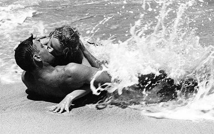 Καλοκαιρινές σκηνές για πάντα #27 / «From Here to Eternity» του Φρεντ Τσίνεμαν