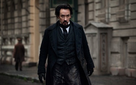 Ο Τζον Κιούζακ είναι ο Εντγκαρ Αλαν Πόε