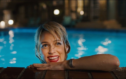 «Under the Silver Lake»: Ο Ντέιβιντ Ρόμπερτ Μίτσελ ακολουθεί με νουάρ βήματα το «It Follows»