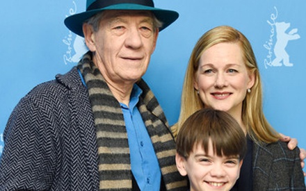Berlinale 2015 - Ο Ιαν ΜακΚέλεν αψηφά το θάνατο στη συνέντευξη Τύπου του «Mr. Holmes»