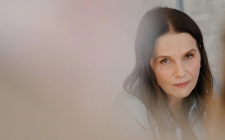 «Εχω απορρίψει ρόλους και δεν το μετανιώνω»: Η Ζιλιέτ Μπινος μιλάει στο Flix από τη Θεσσαλονίκη