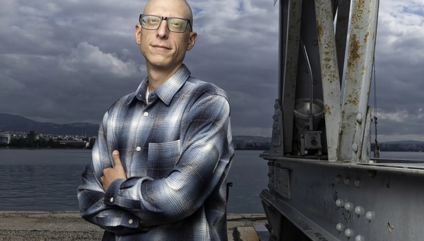 Ο Πάνος Κατσιμπέρης «γέννησε» το «Regan» μέσα από αναμετρήσεις με το φόβο