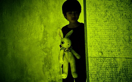 «Tormented»: Πόσο μπορείς να τρομάξεις από ένα λούτρινο κουνέλι;