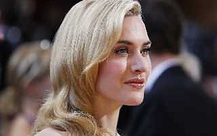 Την μαμά του Ρίτσαρντ Μπράνσον από τη φωτιά ποια θα τη βγάλει; Η Κέιτ Γουίνσλετ που 'χει δύναμη μεγάλη!