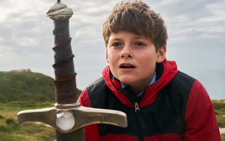 Το τρέιλερ για το «The Kid Who Would Be King» φέρνει τον μύθο του Βασιλιά Αρθούρου στο σήμερα