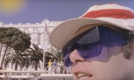 Blast from the Past: Οταν ο Ελτον Τζον γύριζε το βίντεο κλιπ του «I'm Still Standing» στις Κάννες