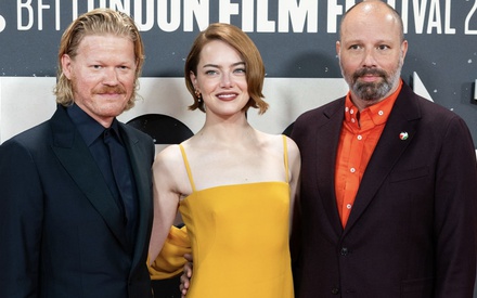 Γιώργος Λάνθιμος, Εμα Στόουν, Τζέσι Πλέμονς μιλούν στο Flix για τη «Βουγονία»