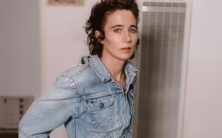 Η Μιράντα Τζουλάι στη Στέγη