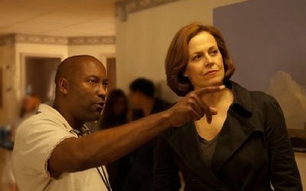 H Σιγκούρνι Γουίβερ δηλώνει φαν του Τέιλορ Λότνερ!