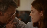 Berlinale 2021: Η «Σελήνη, 66 Ερωτήσεις» της Ζακλίν Λέντζου βρίσκει στόχο στην καρδιά