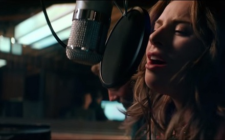 H Lady Gaga τραγουδά «Look What I Found» από το «A Star is Born»