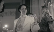 Η Φίμπι Γουόλερ-Μπριτζ χαρίζει ένα χορό στον Χάρι Στάιλς