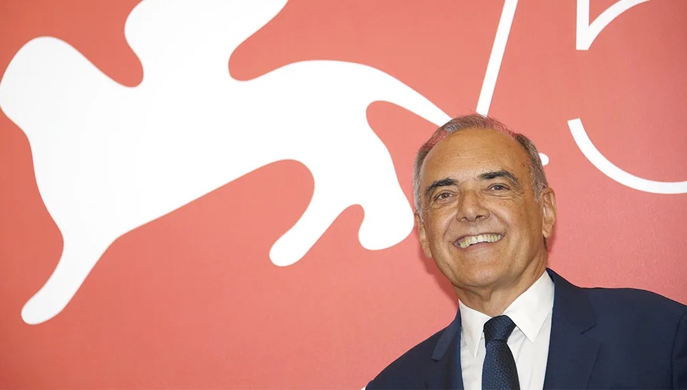 Αλμπέρτο Μπαρμπέρα: Παραμένει στο τιμόνι του Φεστιβάλ της Βενετίας έως το 2028