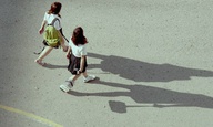 Είστε έτοιμοι για μια βόλτα στο «Προαύλιο» της Ρηνιώς Δραγασάκη