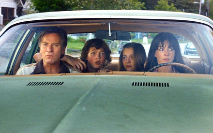 Το πρώτο τρέιλερ του «The End of Oak Street» αποκαλύπτει μια αναπάντεχη περιπέτεια επιβίωσης