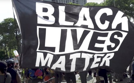 O Σπάικ Λι κυκλοφορεί την #BlackLivesMatter εκδοχή του «They Don’t Care About Us» του Μάικλ Τζάκσον
