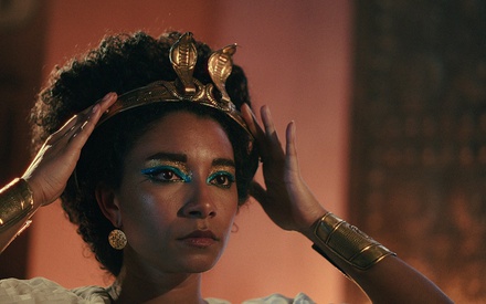 Η νέα σειρά ντοκιμαντέρ του Netflix «Queen Cleopatra» έχει προκαλέσει σάλο στην Αίγυπτο