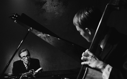 Berlinale 2026: Σίγουρα «Everybody Digs Bill Evans», αλλά την ταινία όχι τόσο πολύ