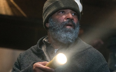 «Find it. Kill it.» Τρέιλερ για το «Hold the Dark» του Τζέρεμι Σολνιέ