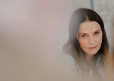 «Εχω απορρίψει ρόλους και δεν το μετανιώνω»: Η Ζιλιέτ Μπινος μιλάει στο Flix από τη Θεσσαλονίκη