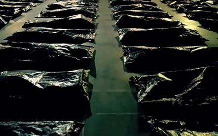 What’s in the bag? Το νέο teaser του «The Strain» μας ψήνει…