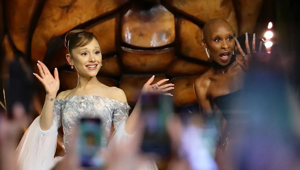 «Wicked: Μέρος Δεύτερο»: Η Αριάνα Γκράντε δέχτηκε επίθεση από θαυμαστή στο κίτρινο χαλί